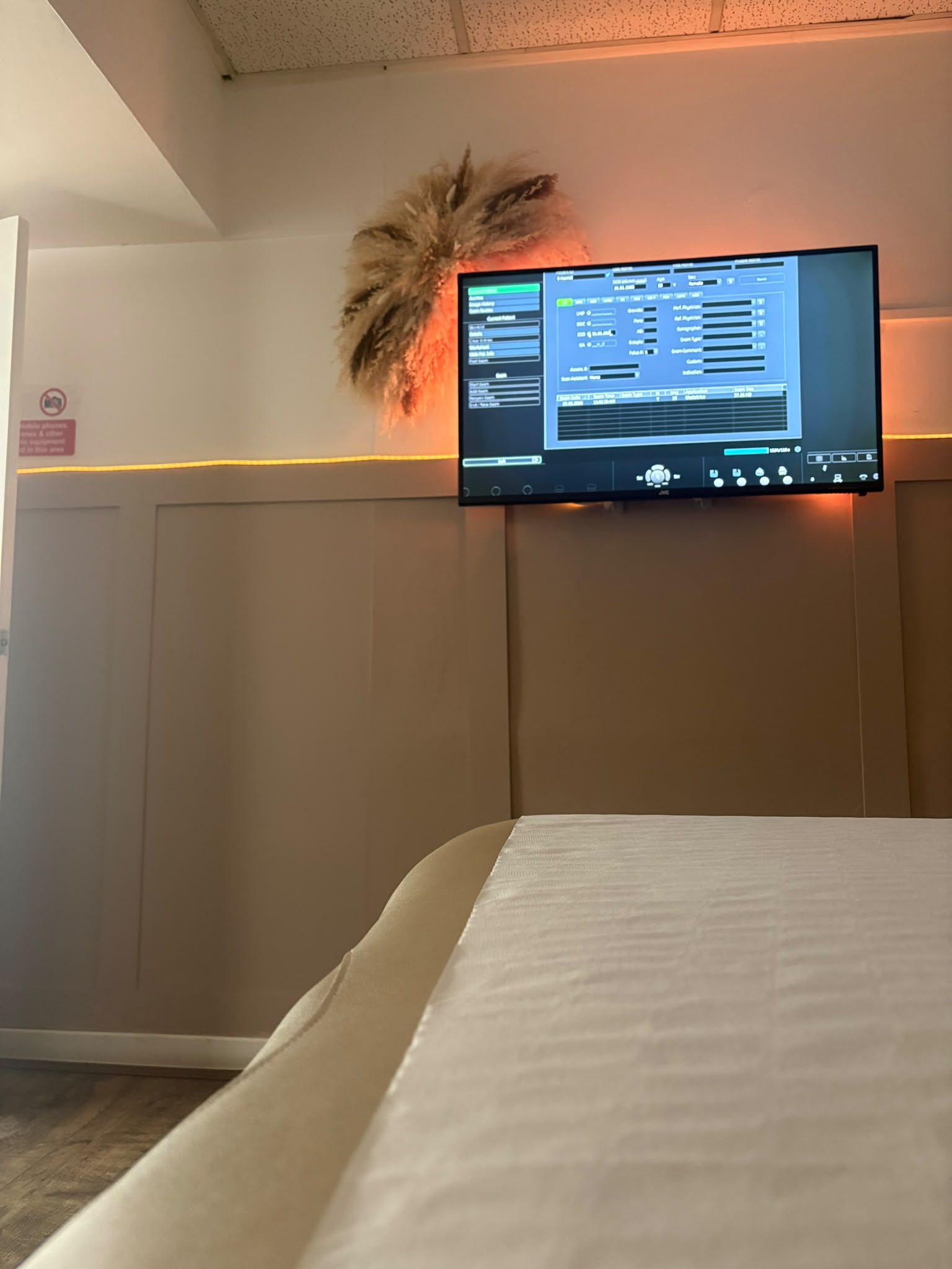 The viewing screen above the scan couch in a Precious Glimpse scan room